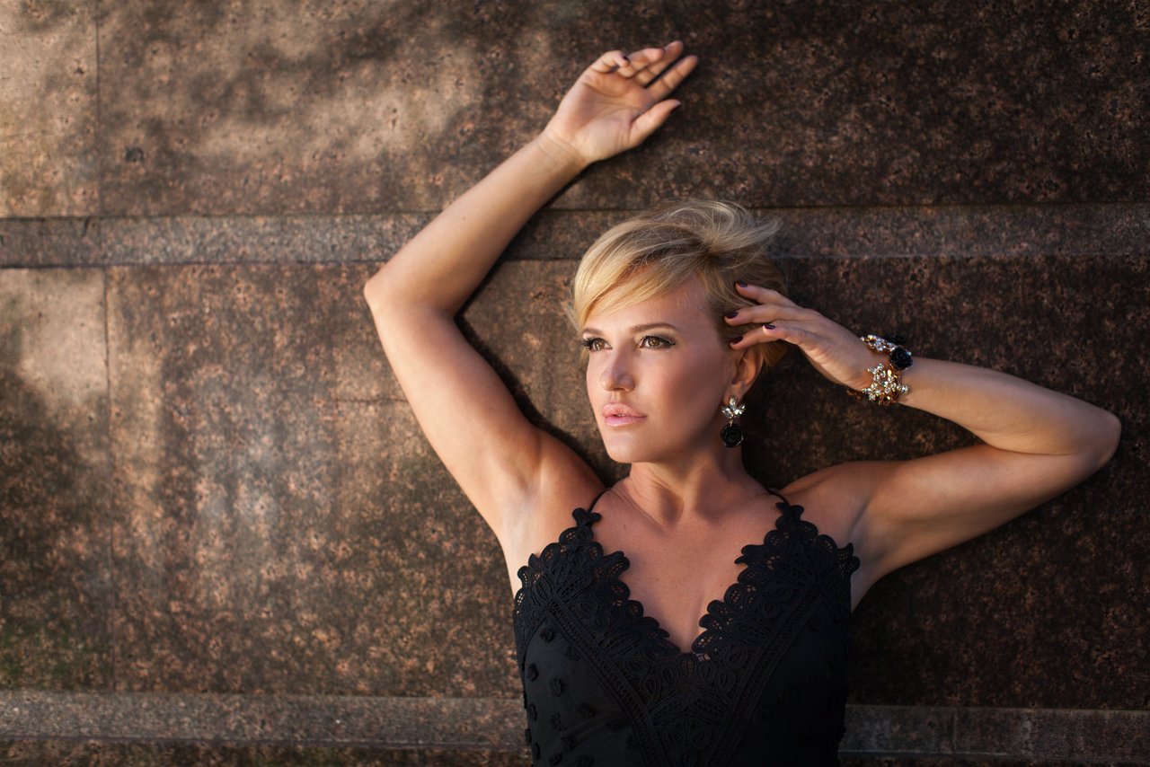 Be A Sugar Daddy To Coworker